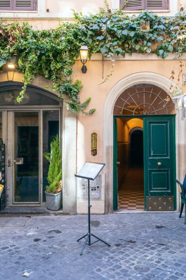 Апартаменты Domus De Fiori Рим Экстерьер фото